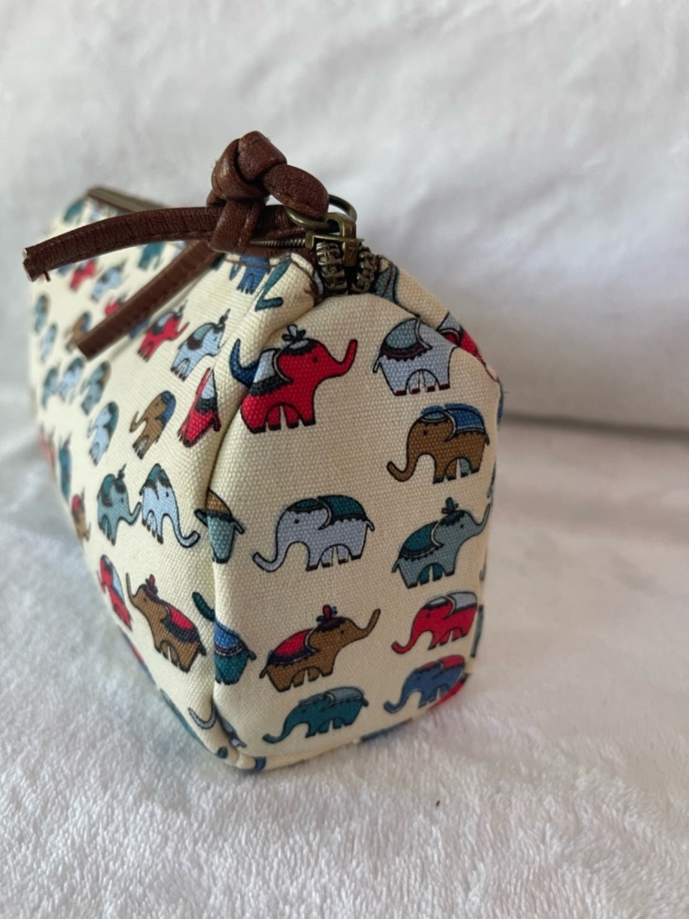 Cute elephant pouch, satchel makeup, trinket bag with zipper new - Picture 3 of 8